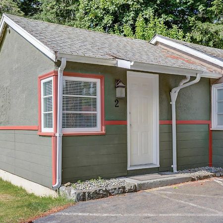 Malahat Bungalows Motel Ngoại thất bức ảnh