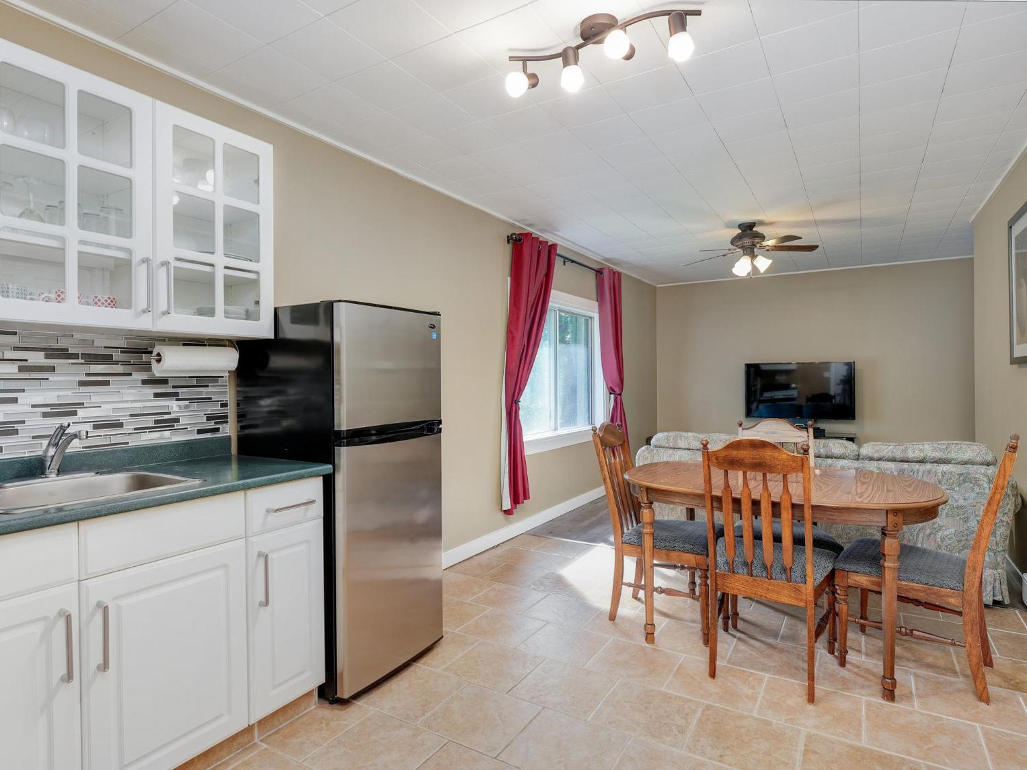 Malahat Bungalows Motel Ngoại thất bức ảnh