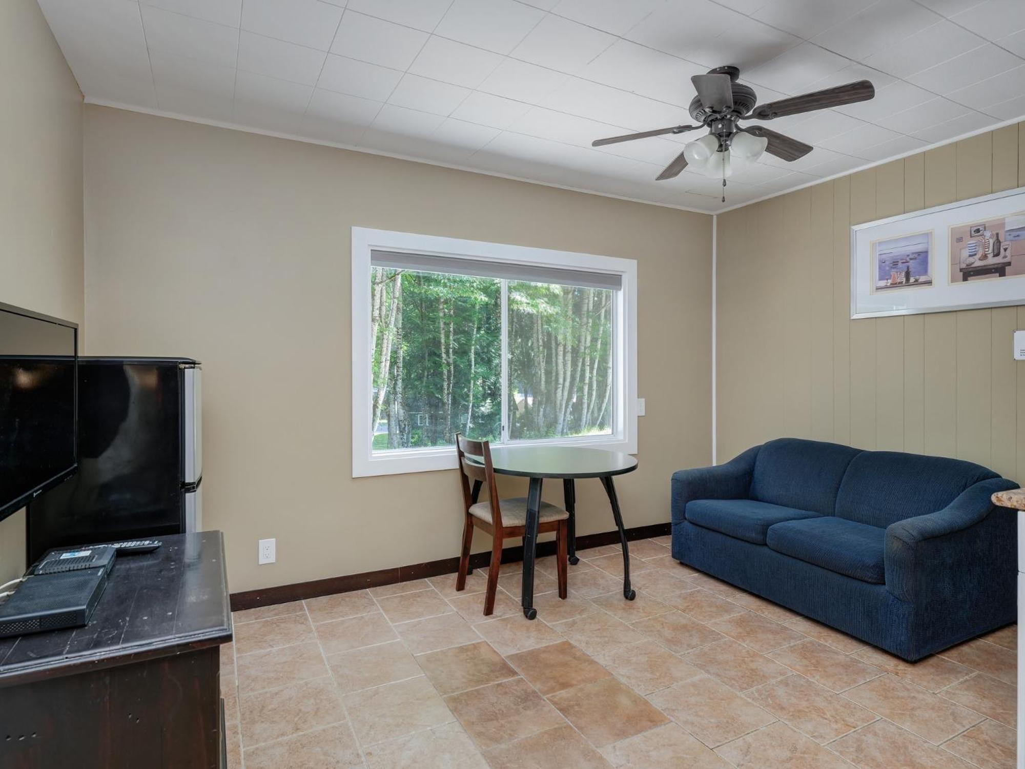 Malahat Bungalows Motel Ngoại thất bức ảnh