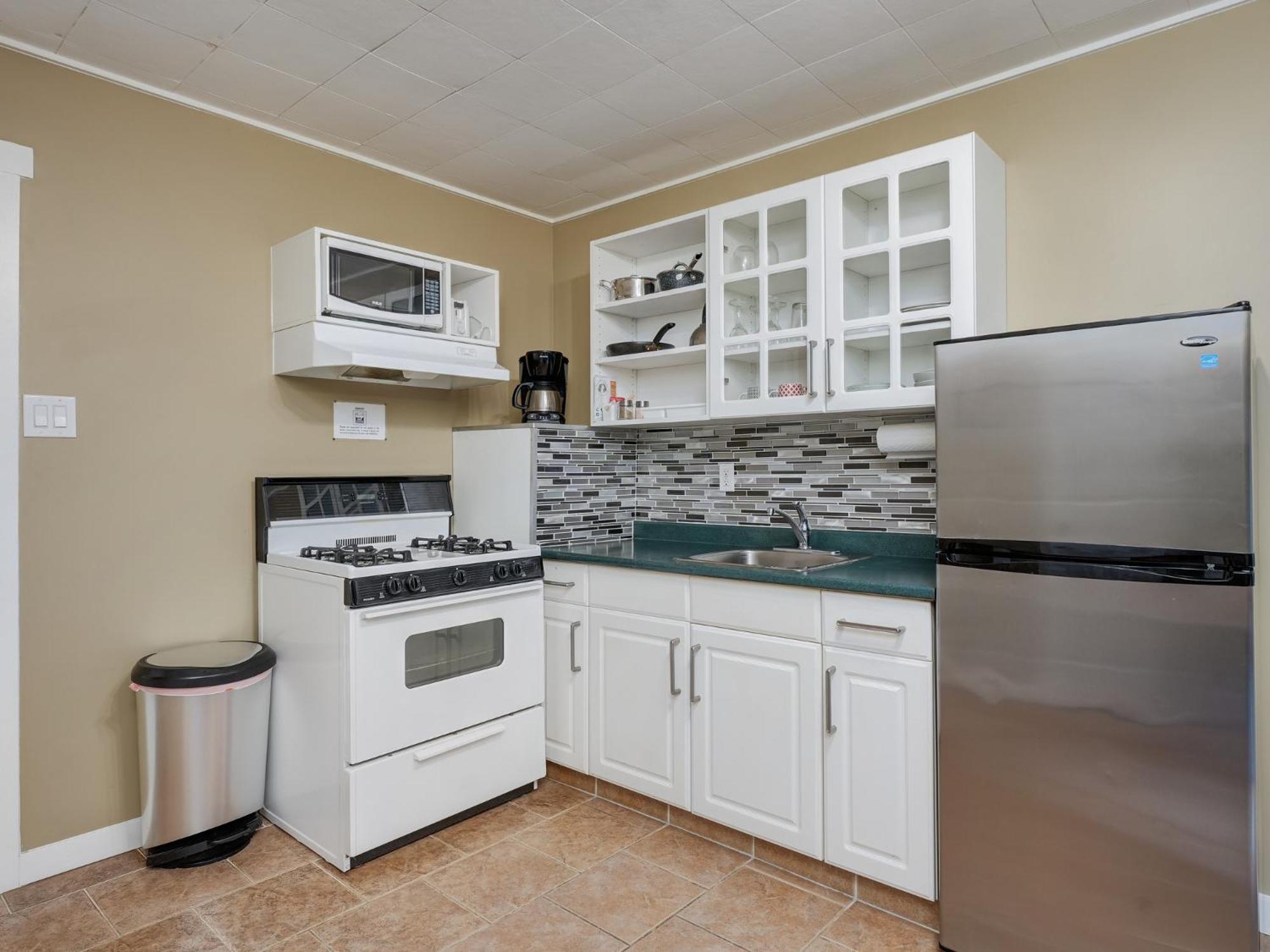 Malahat Bungalows Motel Ngoại thất bức ảnh