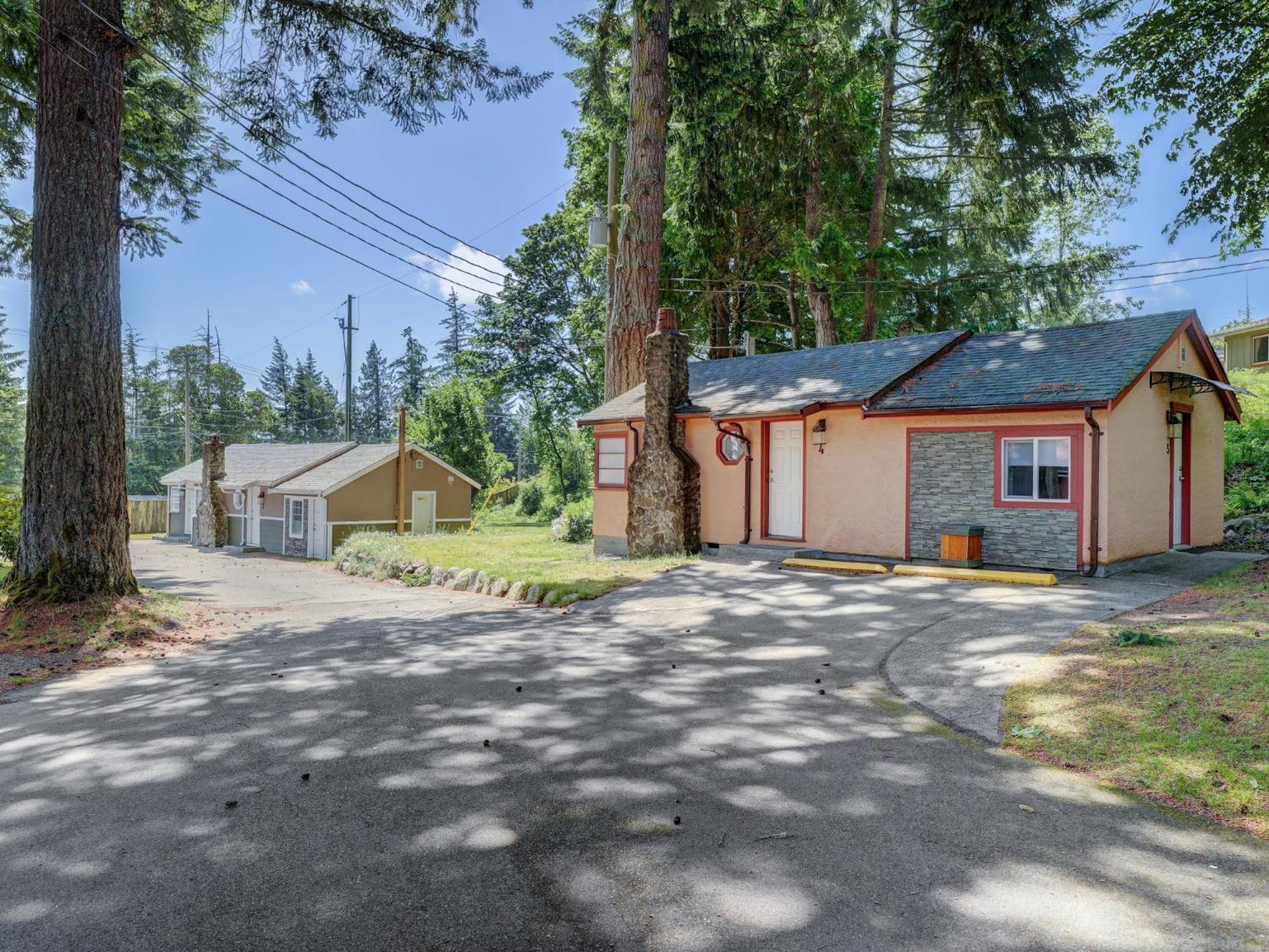 Malahat Bungalows Motel Ngoại thất bức ảnh