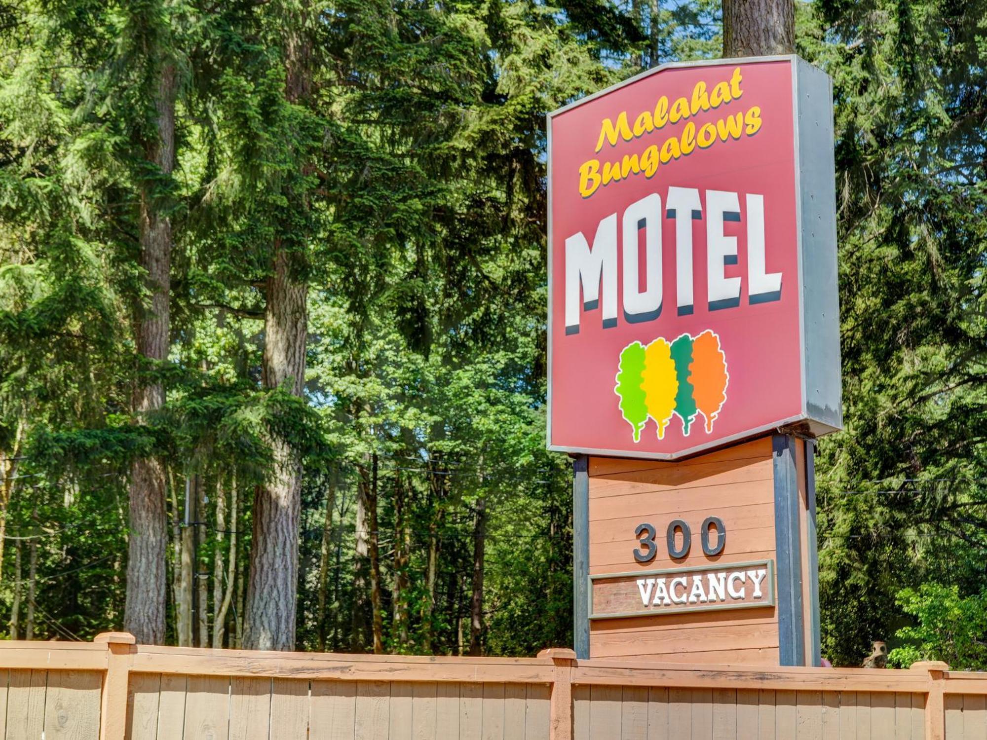 Malahat Bungalows Motel Ngoại thất bức ảnh